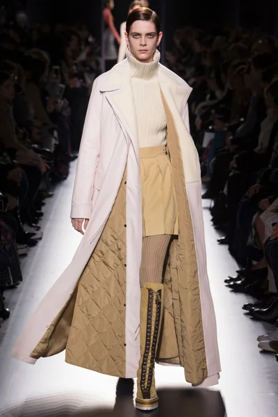Look 7